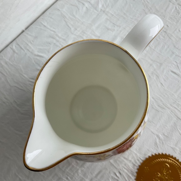 Wedgwood Bone China Lichfield Pattern Vintage 1960’s Tall Creamer - Picture 5 of 7